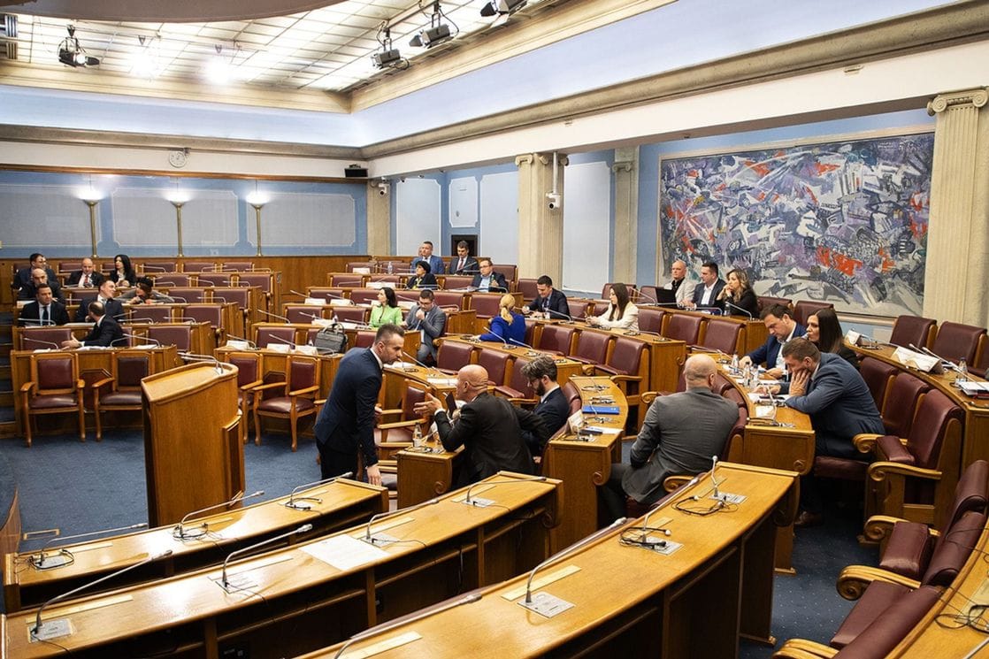 Poslanici danas o budžetu i zaduživanju