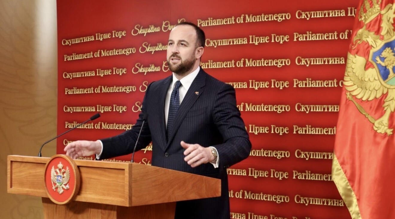 Nikolić upitao Markovića: Da li biste sjutra kao VDT preispitali odluku o pokretanju postupka protiv Bobana Batrićevića?