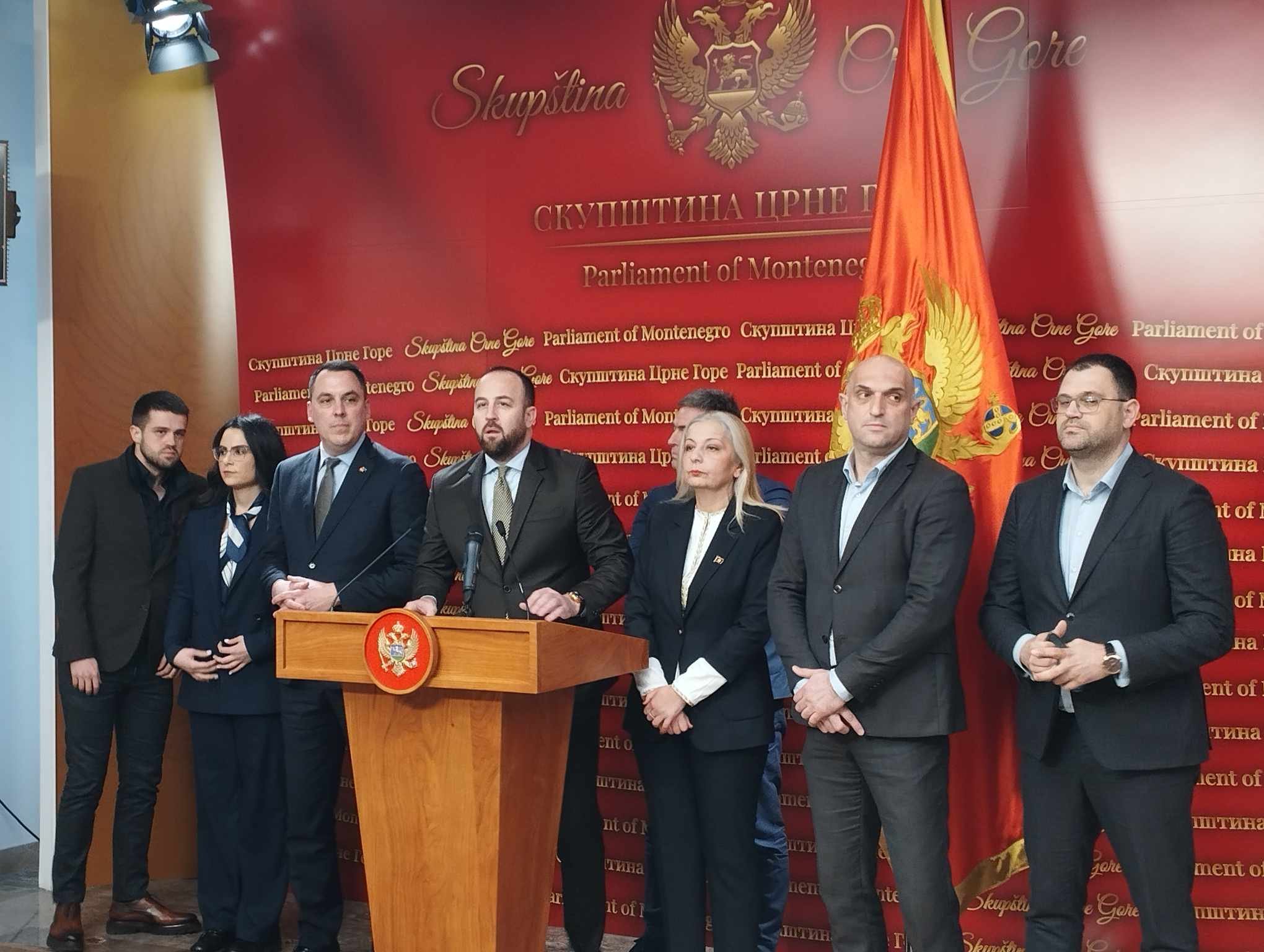 Nikolić: Inicijativu za smjenu Mandića proslijedili poslaničkim klubovima