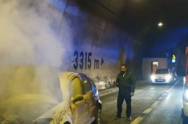 U Sozini gorio automobil, saobraćaj je sada normalizovan