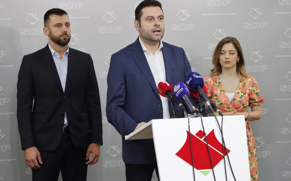 Vujović PES-u: Dodvoravanje Mandiću u Crnoj Gori jedno, ali činiti to u Briselu ima svoju cijenu