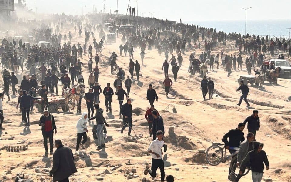 Izrael tvrdi da je stampedo ubio Palestince pri dostavi pomoći