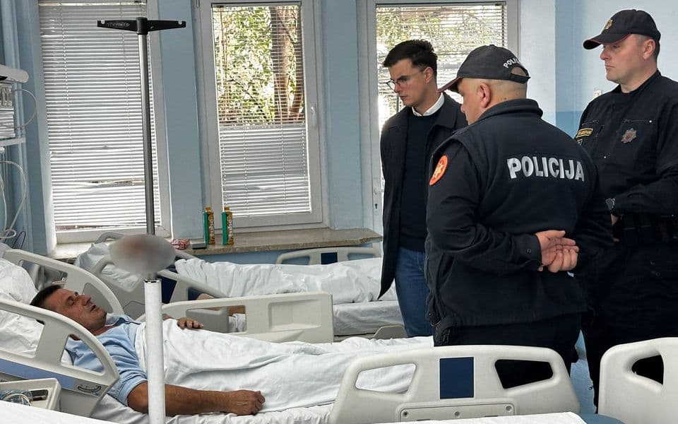 Šaranović posjetio napadnutog policajca u KCCG