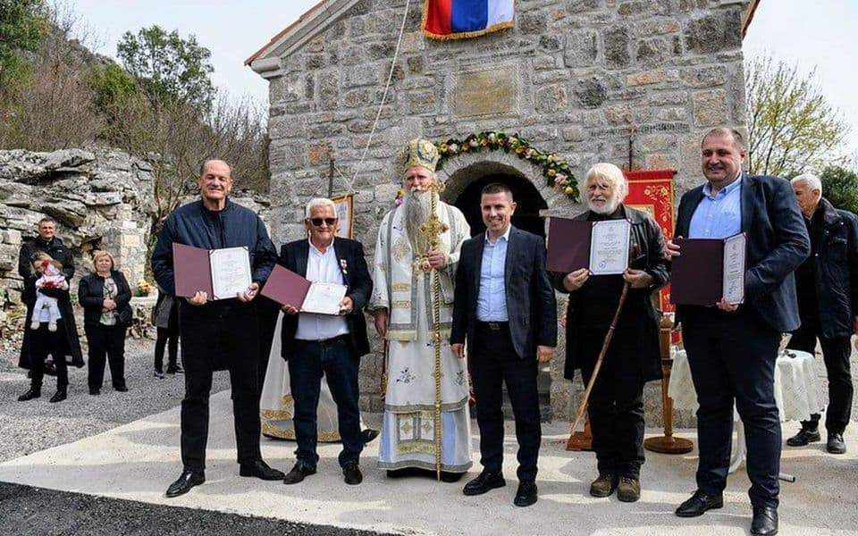 Joanikije odlikovao Čađenovića i Zečevića zbog “djelatne” ljubavi prema SPC i požrtvovanosti