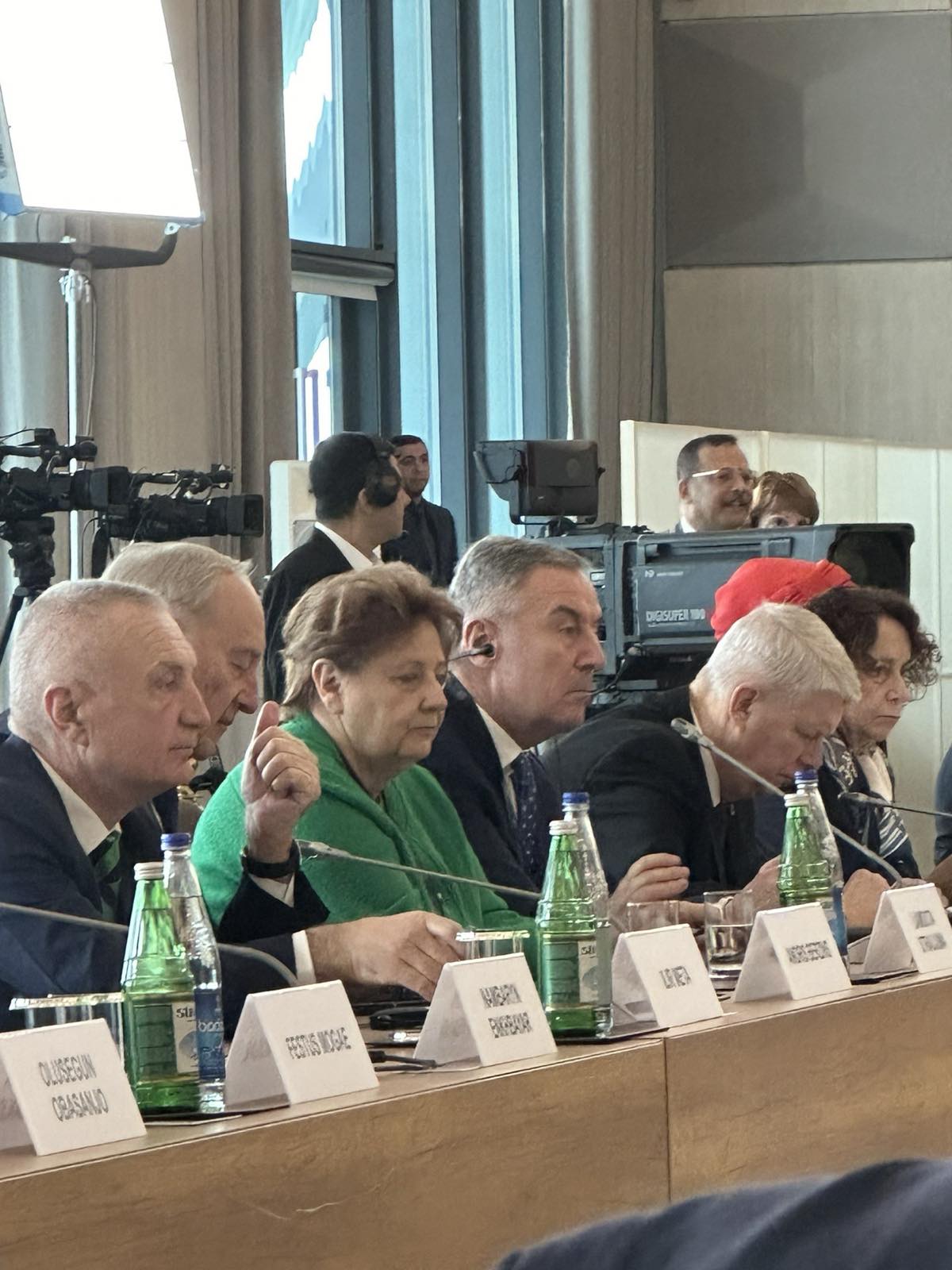 Đukanović u Bakuu na Forumu “Popravljanje napuklog svijeta”