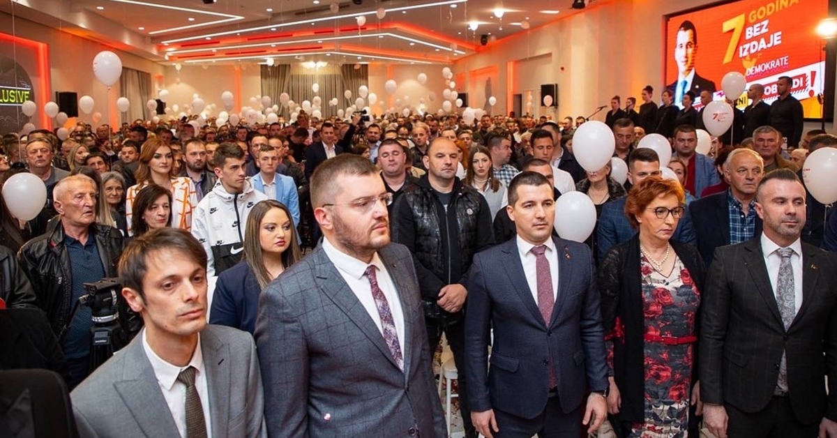 GLASANJE U VLADI O MEDIJSKIM ZAKONIMA: Raslojavanje Demokrata – Koprivica i Martinović uz Spajića, ostali na drugoj strani