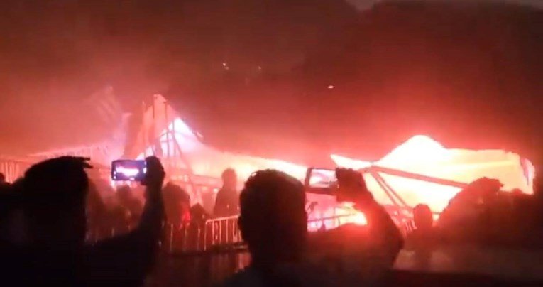(VIDEO)Srušila se pozornica na predizbornom skupu u Meksiku, najmanje devetoro mrtvih