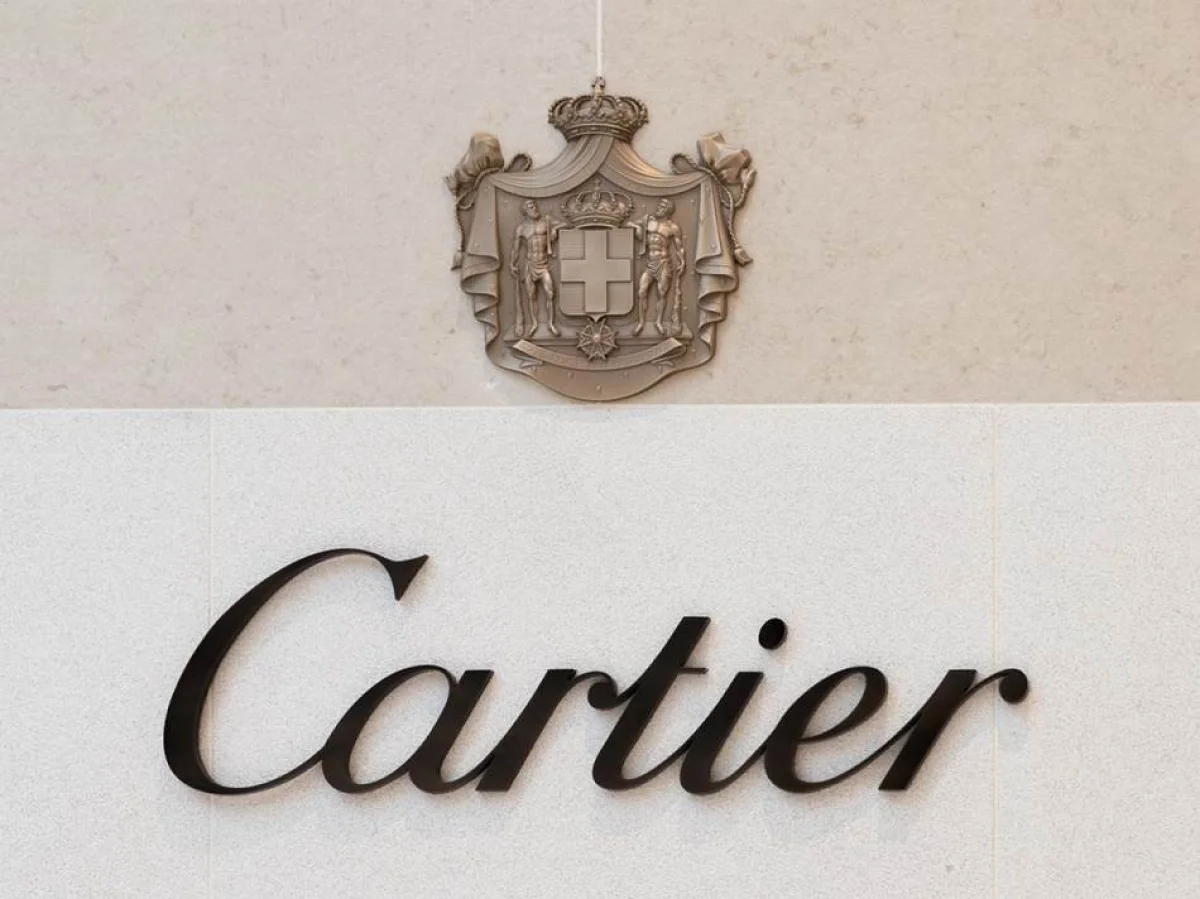 Muškarac zbog greške na sajtu kupio “Cartier” minđuše za 13 dolara