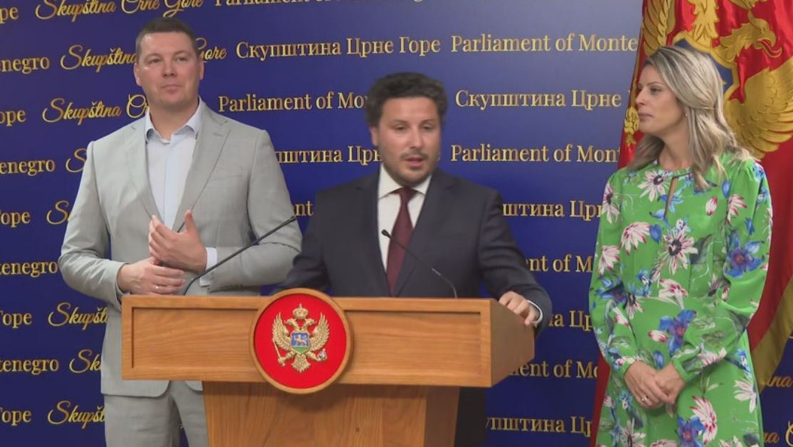Abazović: Vidimo se u oktobru na premijerskom satu, ako ne odu na plažu