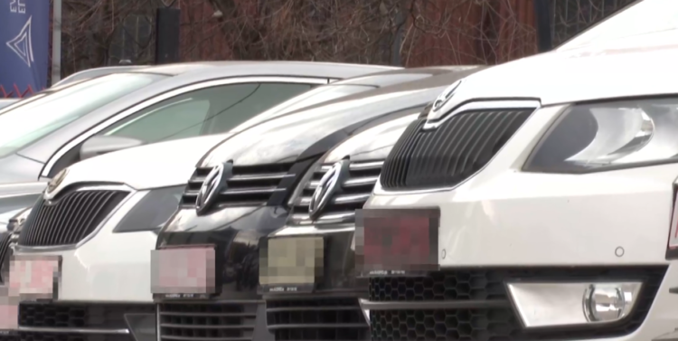 Genijalan način da spriječite druge da parkiraju preblizu vašeg automobila (FOTO)