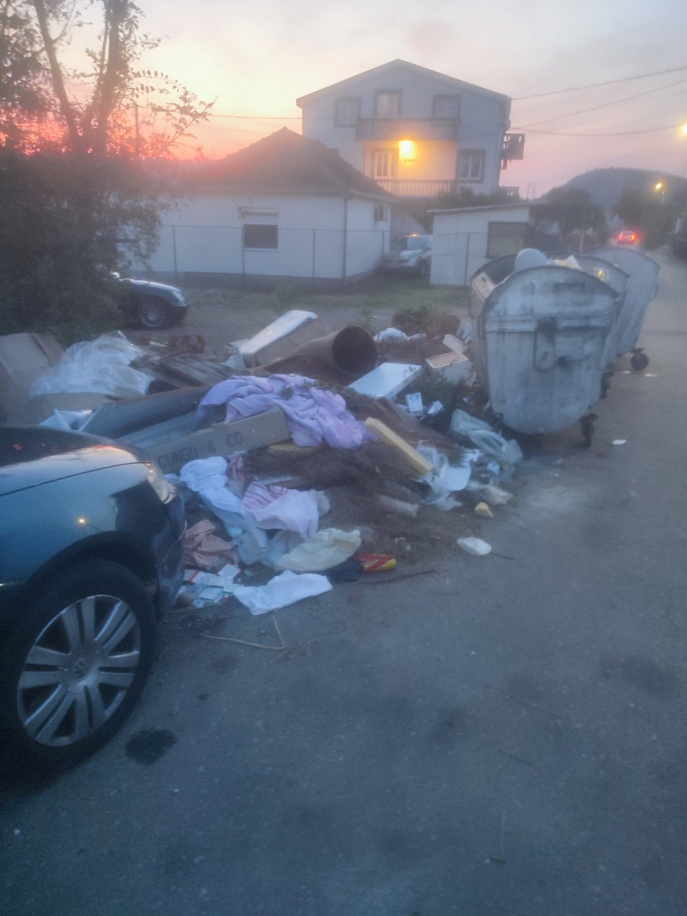 Gomila otpada u Zagoriču mjesecima čeka na uklanjanje, stanovnici očekuju reakciju pred izbore