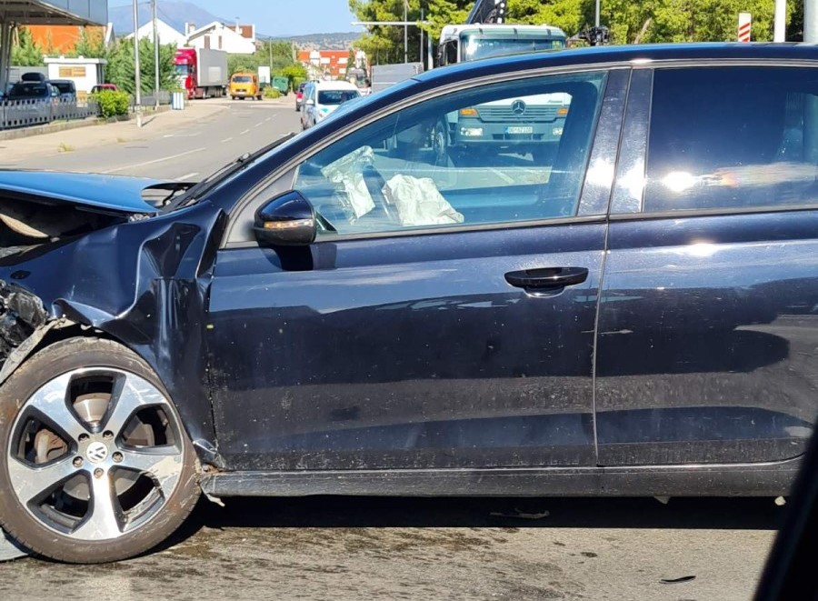 Više osoba povrijeđeno u udesu na Zlatici