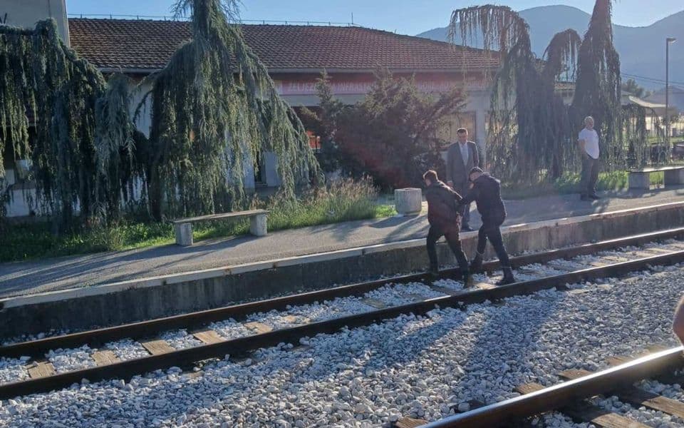 Emigranti se popeli na voz – jedan uhapšen, drugi u bjekstvu