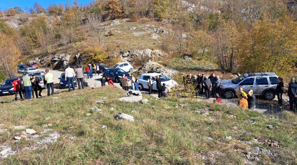 U Ljeskovim dolima počeo protest žitelja MZ Bogetića