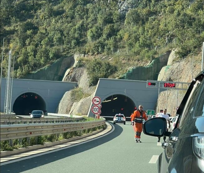 Jedna osoba povrijeđena u saobraćajnoj nezgodi na auto-putu