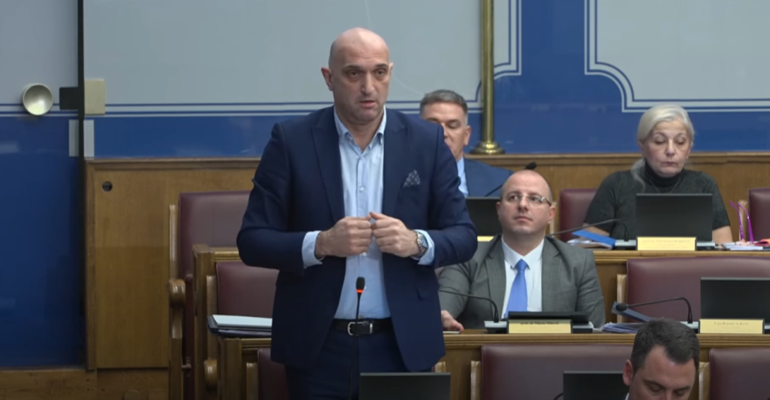 Abdić vladajućoj većini: Potpuno nas osakatiste i izolovaste od cijeloga svijeta