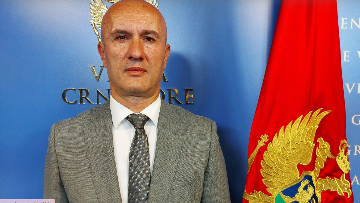 Laković: Nadam se da nikome ne pada na pamet da koristi bilo kakve vaninstitucionalne mehanizme da bi onemogućio održavanje sjednice SO Budva