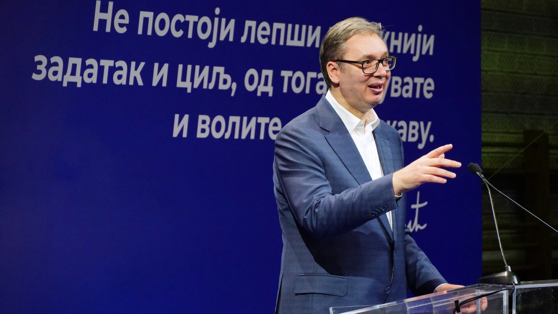 Vučić zvanično pristupio Pokretu za narod i državu