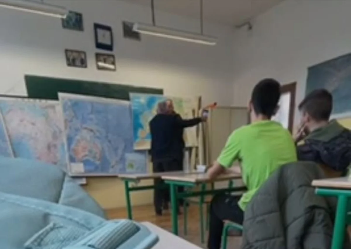 (VIDEO) Bijelo Polje: Zaštitar pokušao da izbaci profesora sa časa