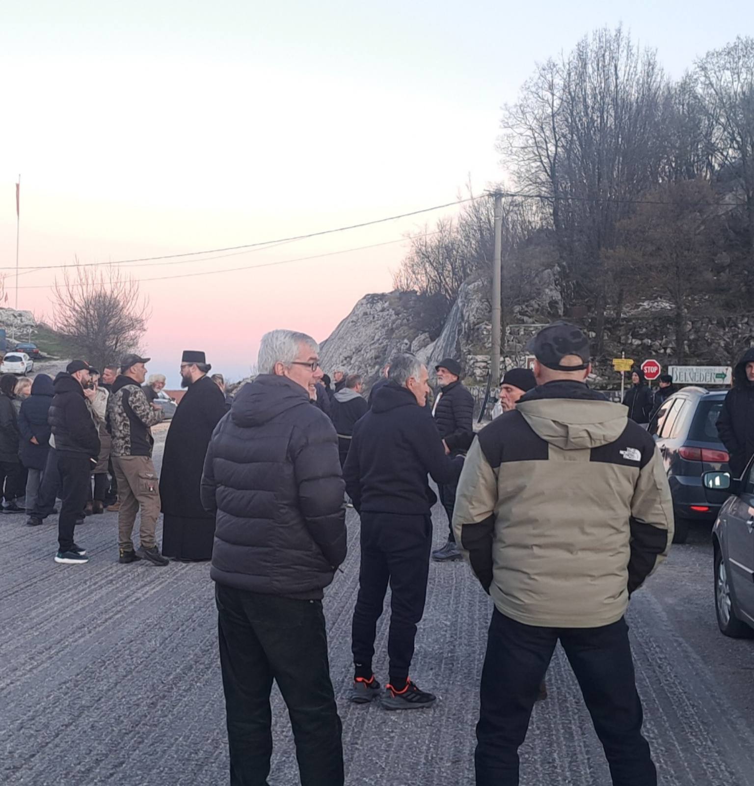 Građani sa Belvedera: “Političari poslednji koji mogu proći blokadu, protesti će trajati dok ne preuzmu odgovornost”