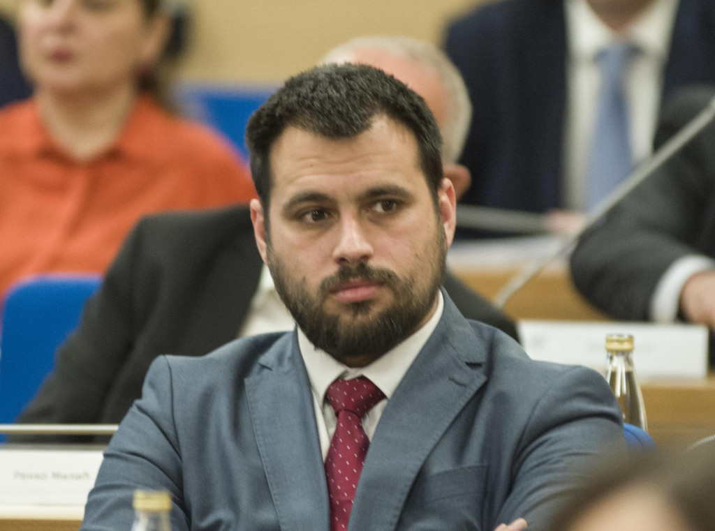 Vešović podnio ostavku, novi odbornik Predrag Mitrović