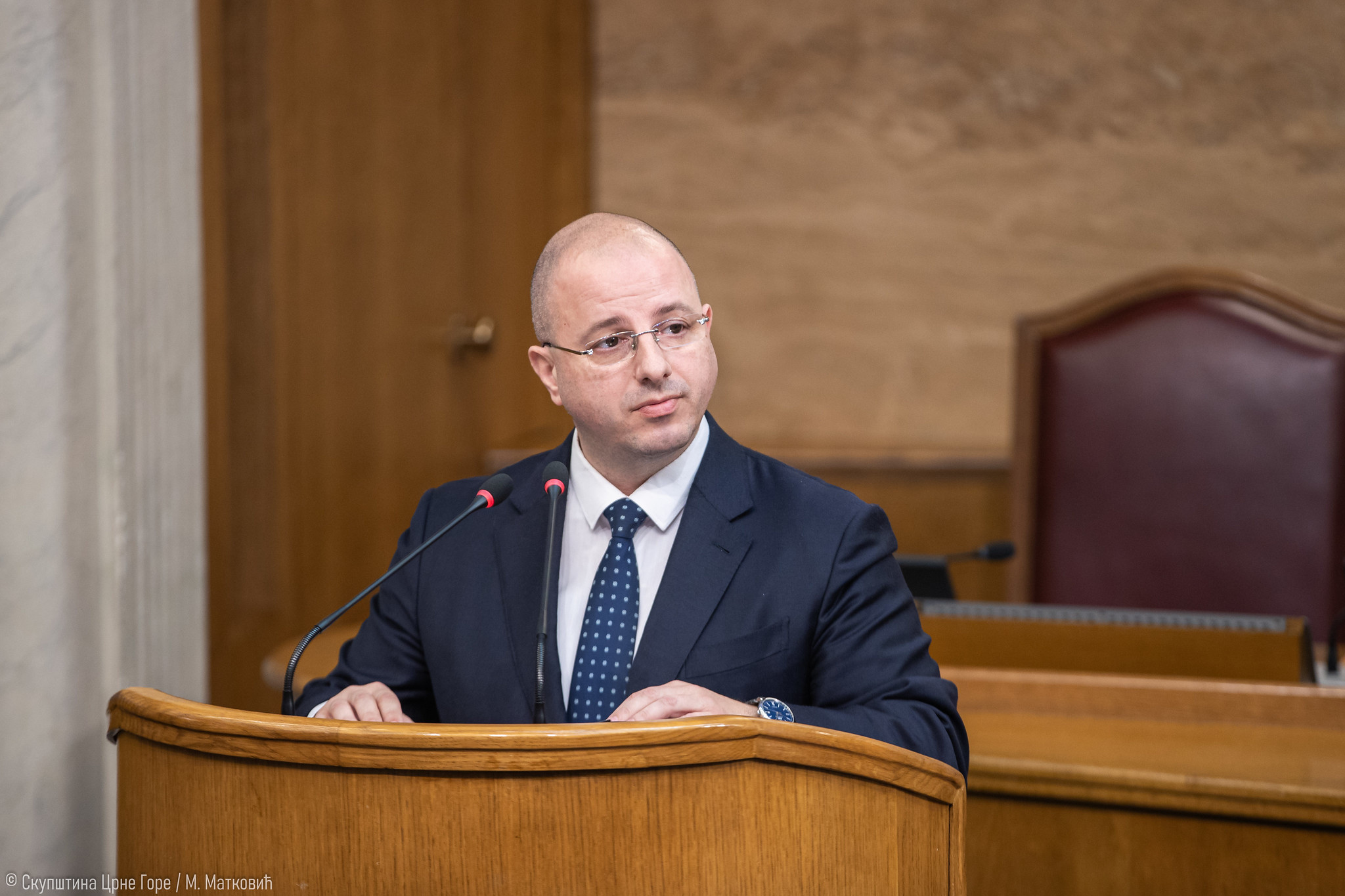Milović: EPCG nakon ,,istorijskih” rezultata oslobodilaca mora kod banaka za spas