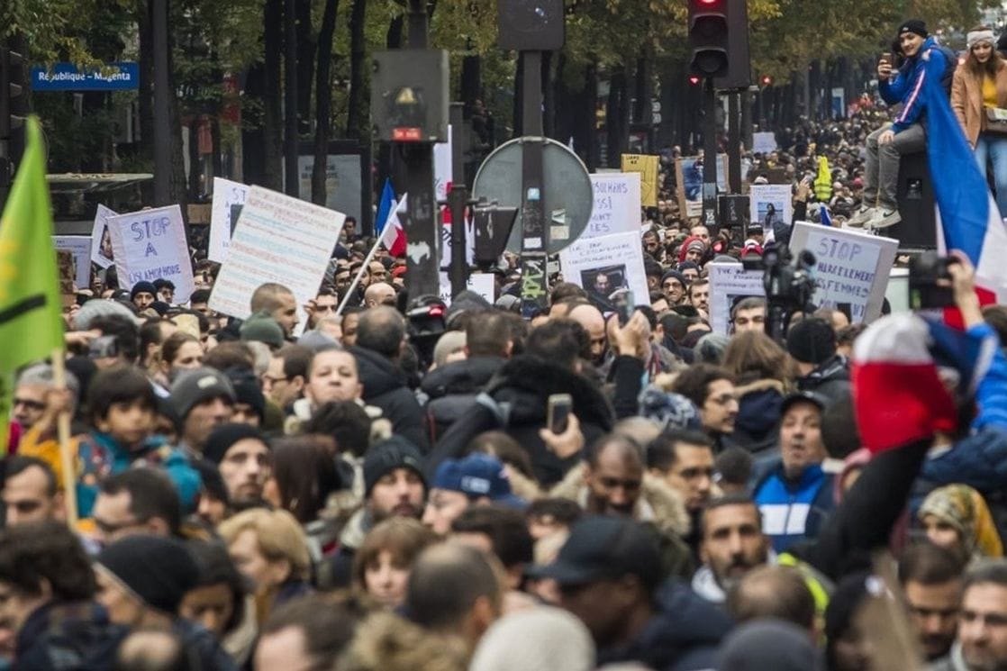 Hiljade ljudi u Parizu protestovalo protiv islamofobije