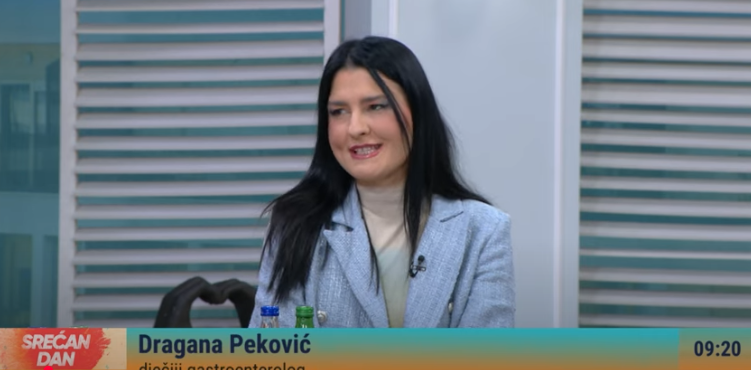 Peković: Ako dijete proguta dugme bateriju potrebno je do dolaska kod ljekara na svakih 10 minuta davati kašiku meda, odnosno 6 doza po 10 ml meda, ili sukralfat