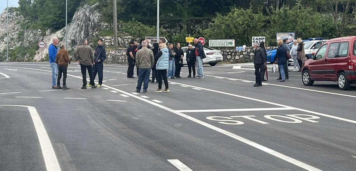 Cetinjani i danas blokiraju Kruševo ždrijelo