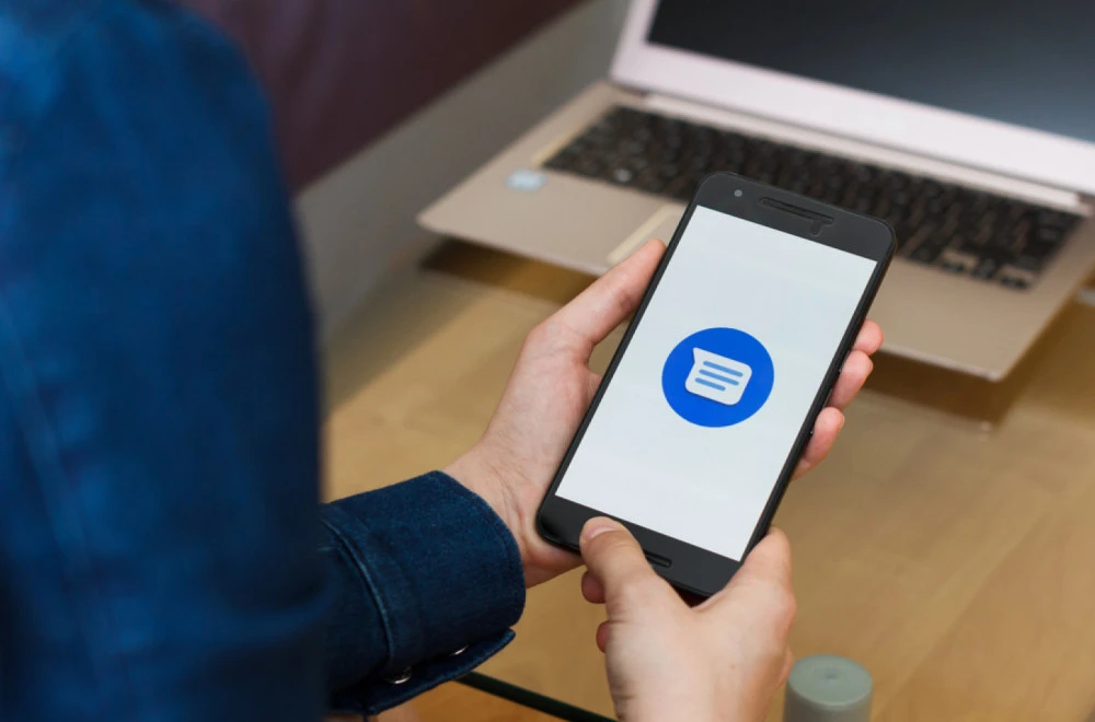 Google Messages dobija novu funkciju: DIJELJENJE LOKACIJE UŽIVO DIREKTNO U PORUKAMA
