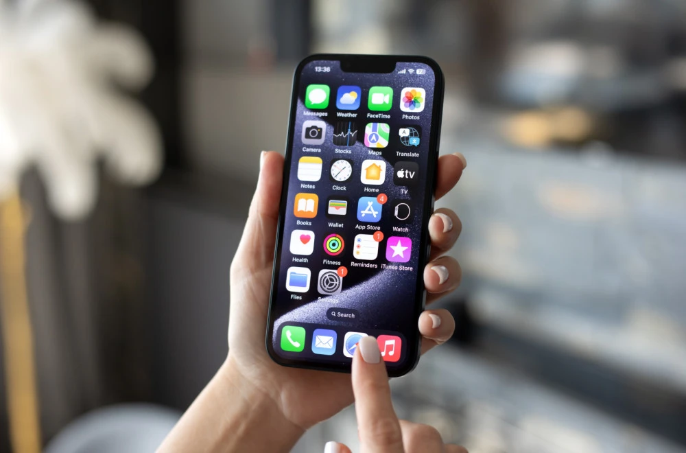 (VIDEO) Nikada ne radite ovo kada čistite iPhone od aplikacija