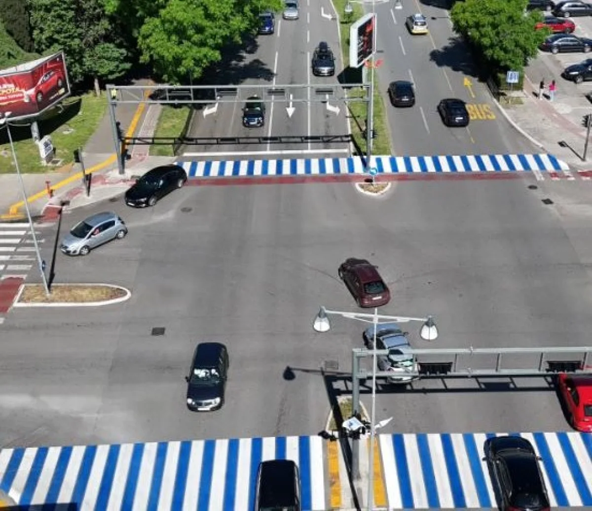 Podgorica: Pješački prelazi u plavo-bijeloj boji FK „Budućnost“