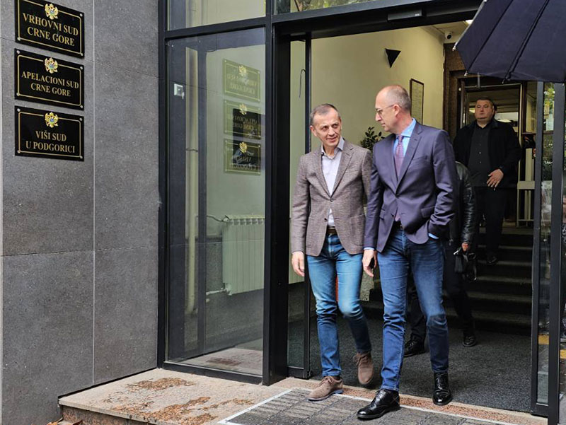 Predrag Bošković i Mihailo Volkov danas izlaze iz Višeg suda (FOTO: Standard)
