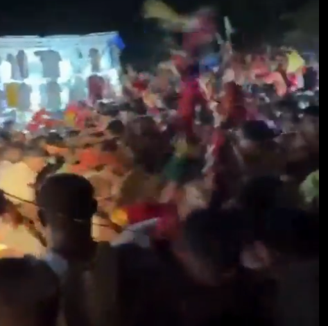 (VIDEO) Stampedo u hramu u Indiji: Poginulo više osoba