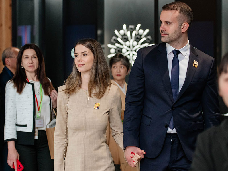 Milojko Spajić sa suprugom (FOTO: Vlada CG)