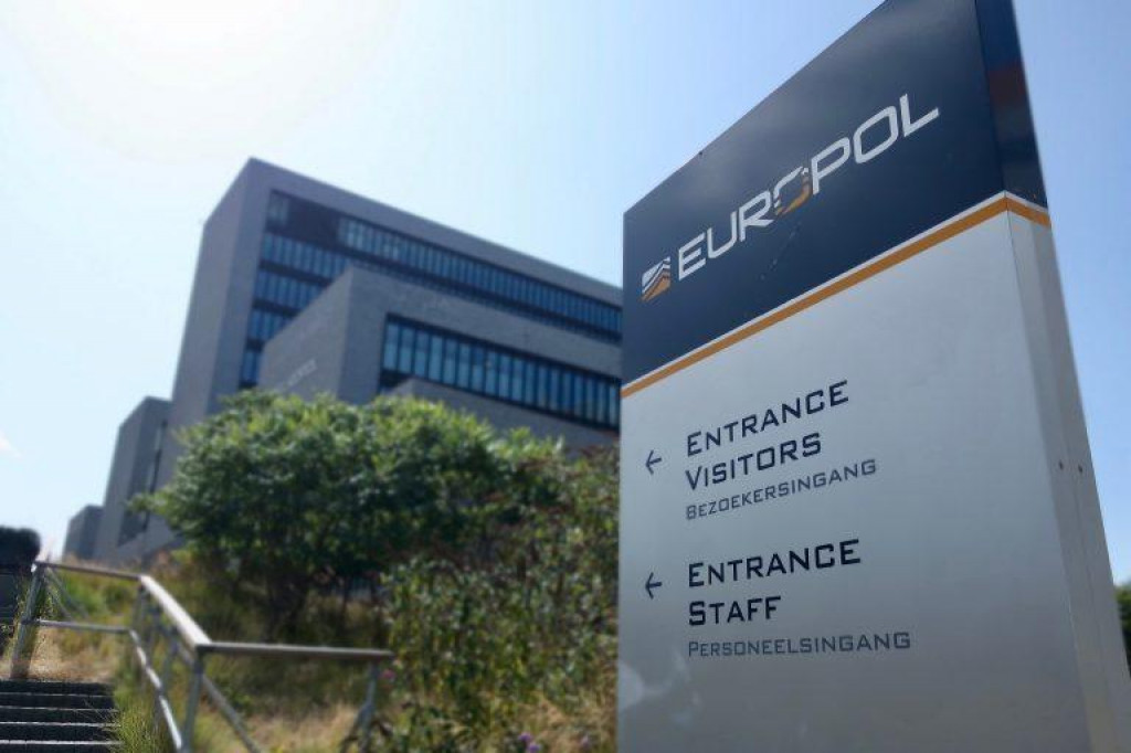Globalni lanac EUROPOL/ - SHUTTERSTOCK