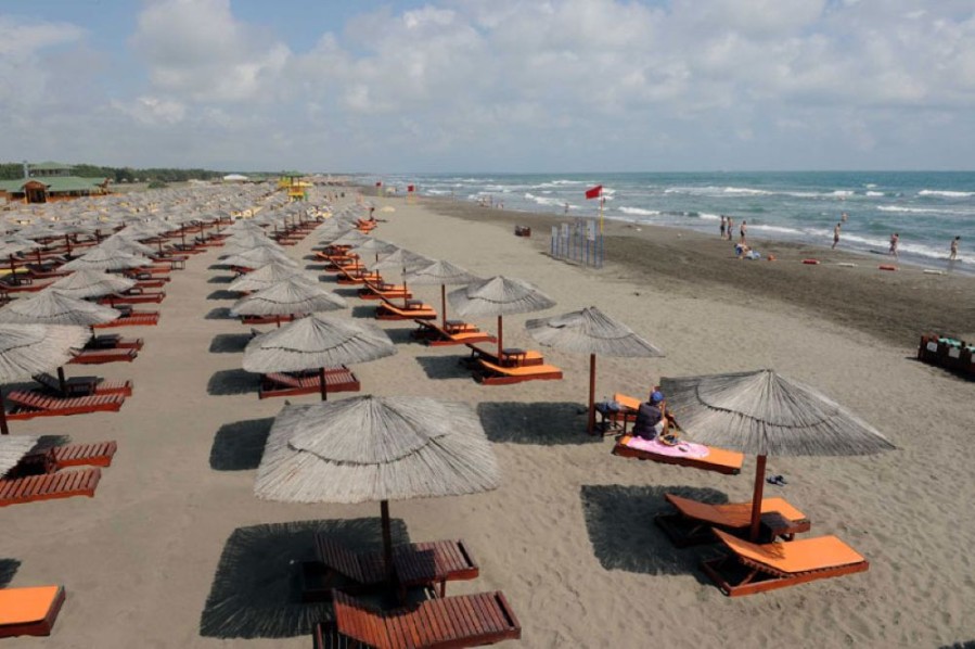 Bivši zakupci plaža u Ulcinju pregovaraju sa Alabarovom kompanijom