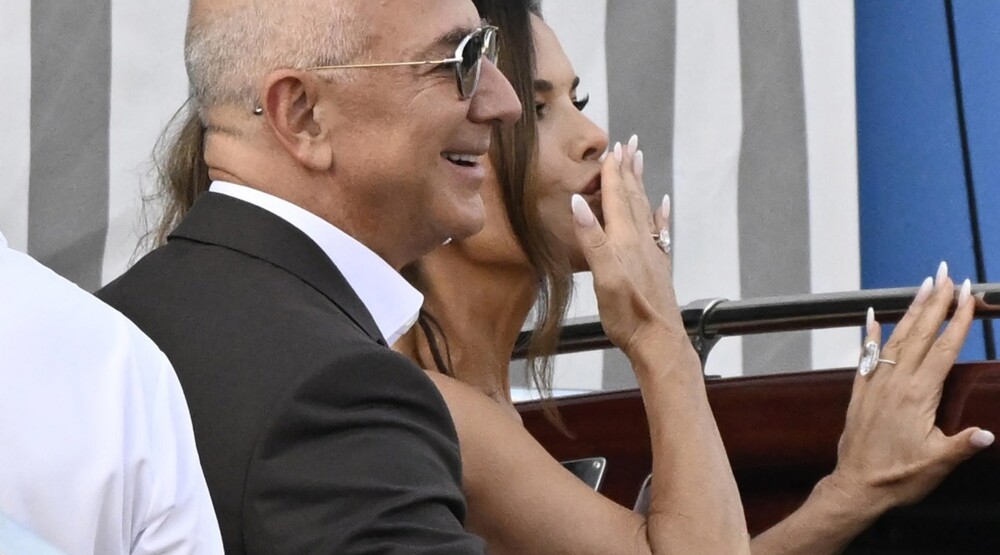 Džef Bezos i Loren Sančez; Foto: EPA/DANIEL DAL ZENNARO