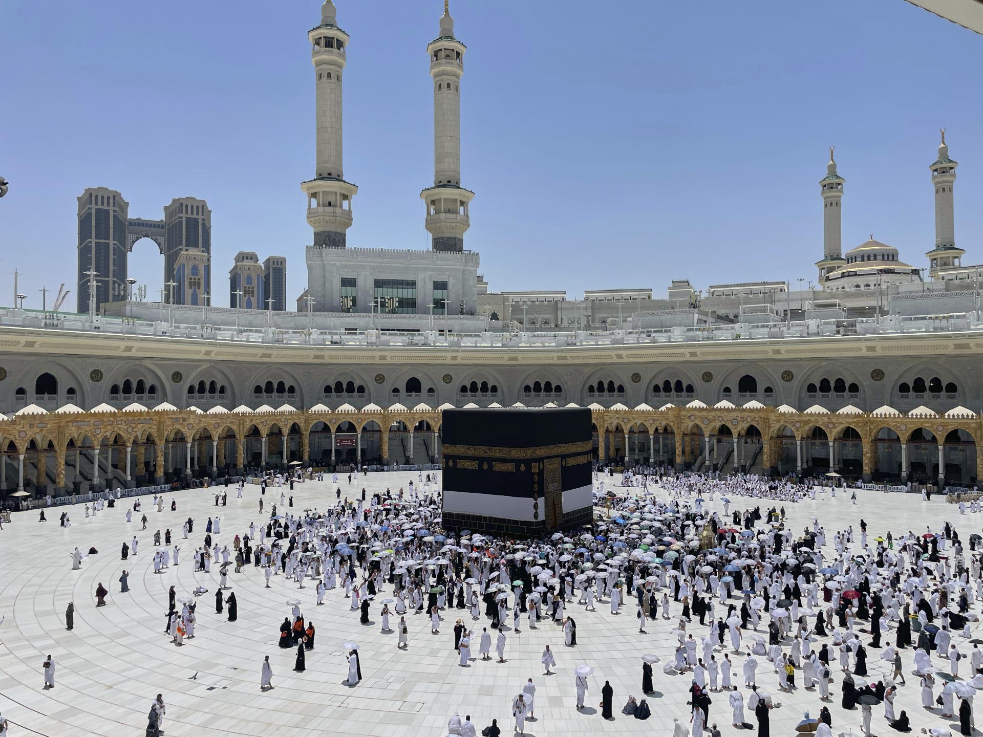 (FOTO) Za više od milion muslimanskih hodočasnika počeo hadžiluk u Meki