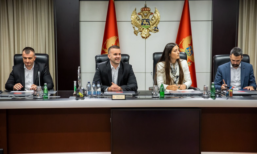 Spajić: Moramo raditi punom parom tokom cijele godine, da bismo naredno ljeto dočekali sa više kvalitetnih puteva