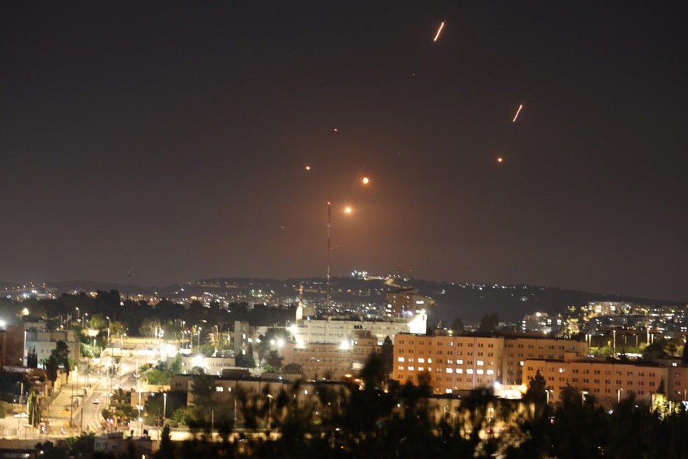 Raketna paljba tokom noći na Bliskom istoku, eksplozije u Teheranu, Tel Avivu i Jerusalimu