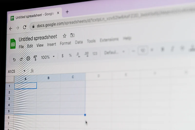 (VIDEO) Google poboljšava svoje AI funkcije u aplikaciji Sheets, omogućiće generisanje djelova teksta