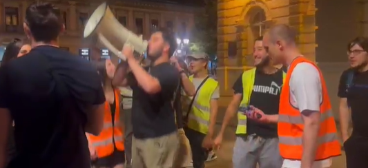 Srbija: Opozicija u Kosjeriću i Zaječaru proglasila pobjedu; Studenti idu ka Predsjedništvu