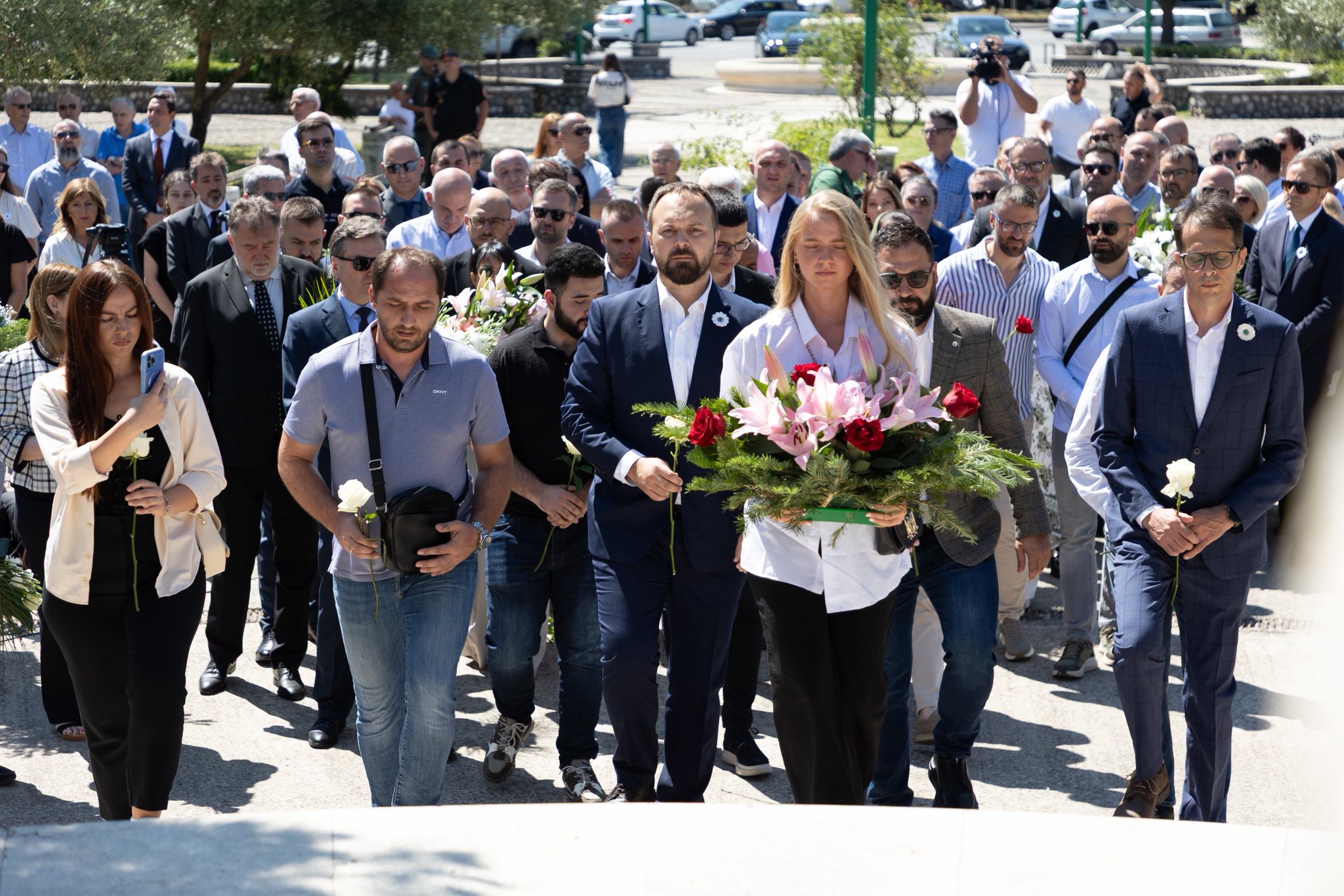 Sjećanje na žrtve Srebrenice: BDP položila vijenac u spomen-parku na Pobrežju u Podgorici