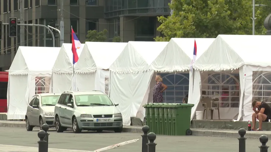 Postavljaju se betonske barijere oko “Ćacilenda” u Beogradu