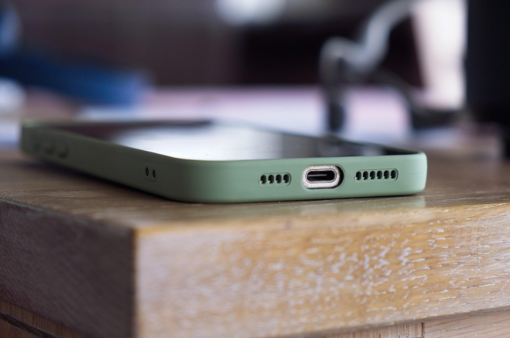 Japanski grad razmatra ograničenje korišćenja pametnih telefona na dva sata dnevno
