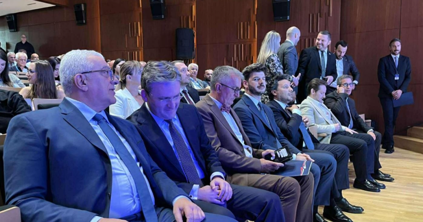 Počeo Kongres SNP-a: Mandić i Selaković u prvom redu, stigao i Srđan Milić