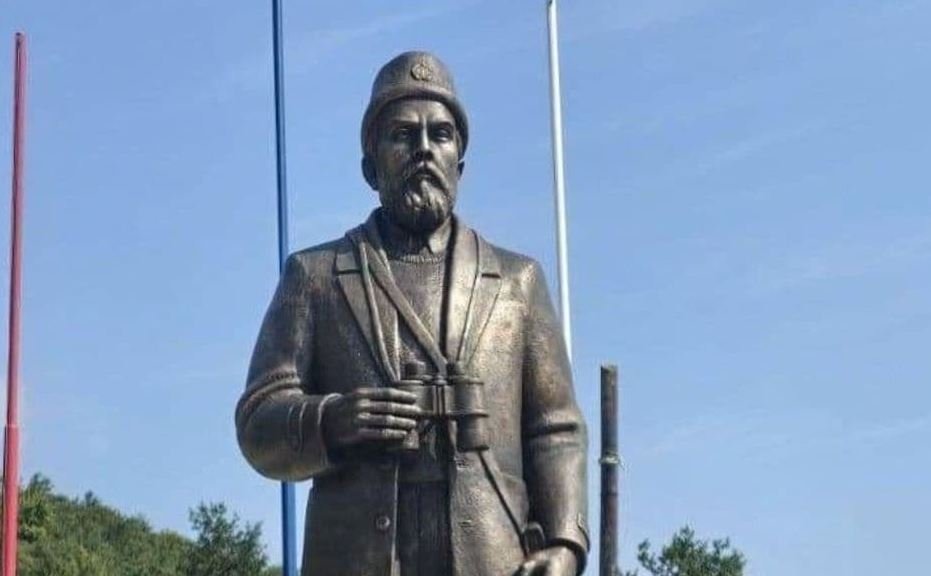MIMO ZAKONA: Postavljen spomenik četničkom zločincu Pavlu Đurišiću u Gornjem Zaostru