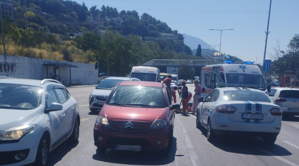 Pješakinja povrijeđena u udesu u Sutomoru