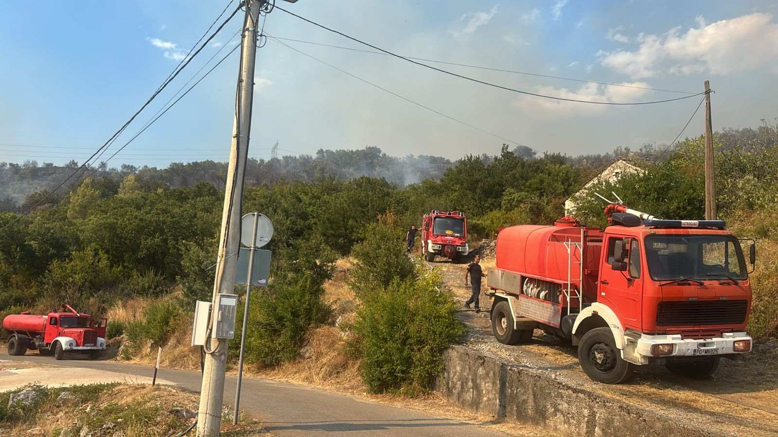 STANDARD SAZNAJE: Dio Pipera pogođen požarom treći dan bez struje i vode